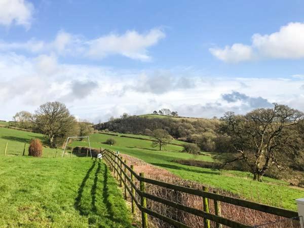 Ffynnonlwyd Cottage Llangynin Eksteriør billede