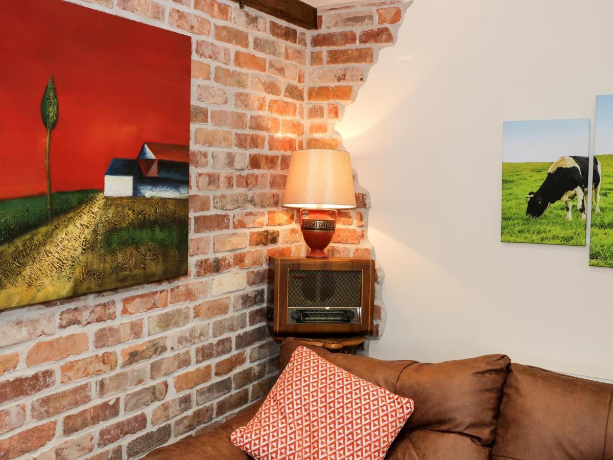 Ffynnonlwyd Cottage Llangynin Eksteriør billede
